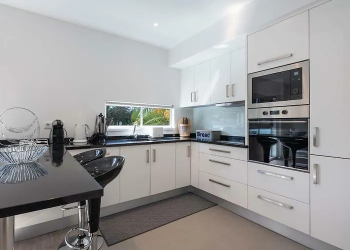 Pita By Madeira Apartmán *