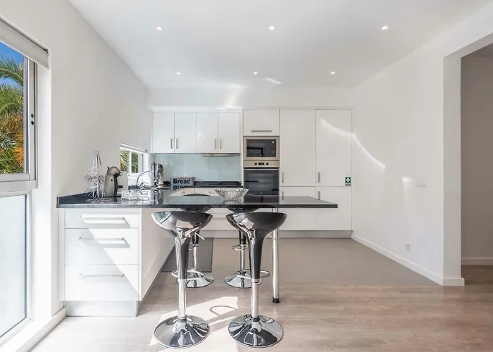 Pita By Madeira * פונשל