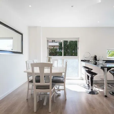 Pita By Madeira * 丰沙尔